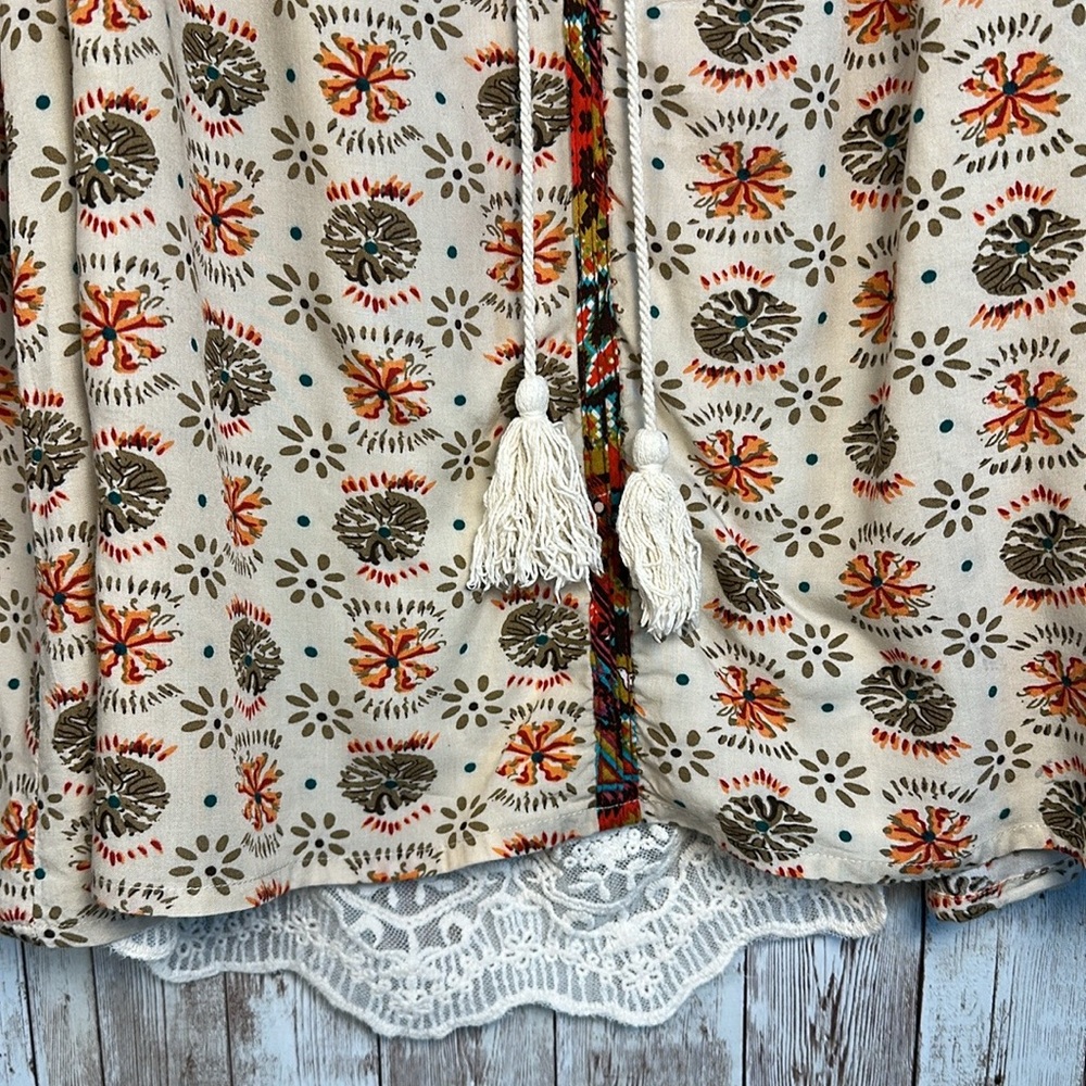Umgee Women's Flowy Peasant Blouse Boho sz Medium Lace Panel Tassel Tan Orange - Picture 7 of 15
